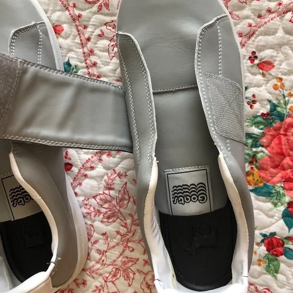 Men's Leather Sneakers - Picture 11 of 16